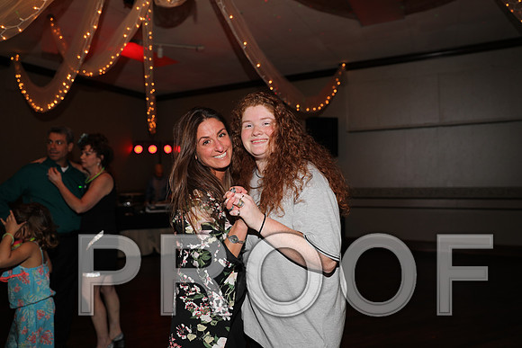 8L2A0391 Guests & Family Dancing and Partying