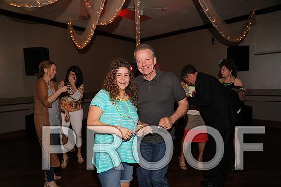 8L2A0161 Guests & Family Dancing and Partying