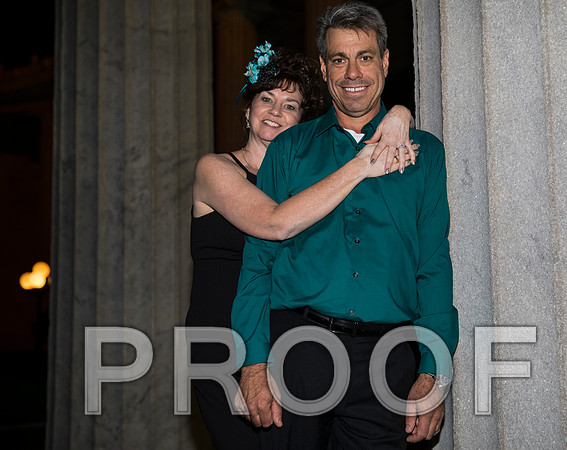 8L2A0422 aaa The happy couple at McKinley Memorial in Niles, Ohio