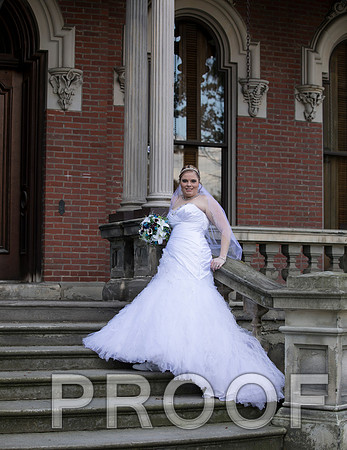 8L2A7764 aaa Wedding - Bride and groom with bridal party