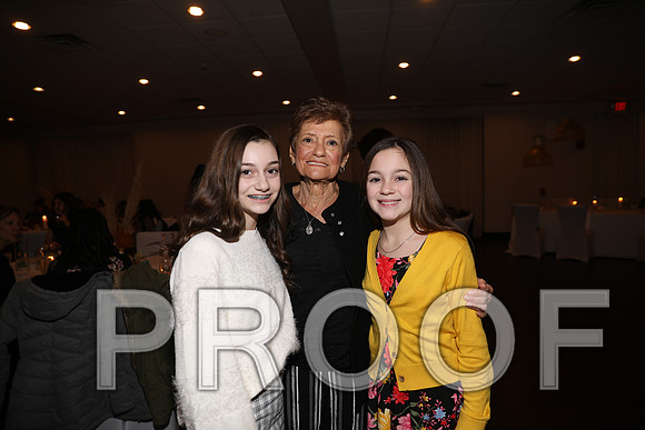 8L2A6697 Beautiful event surrounded by family and friends