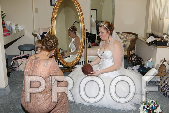 IF6A7867 Wedding - Bride with family and bridesmaids