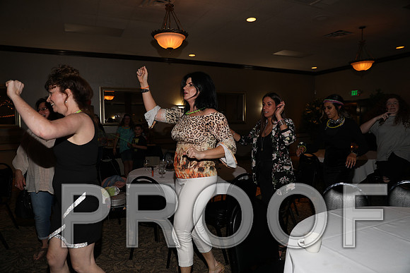 8L2A0376 Guests & Family Dancing and Partying