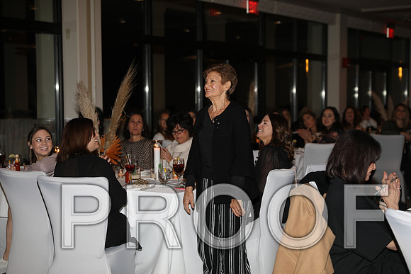 8L2A6721 Beautiful event surrounded by family and friends