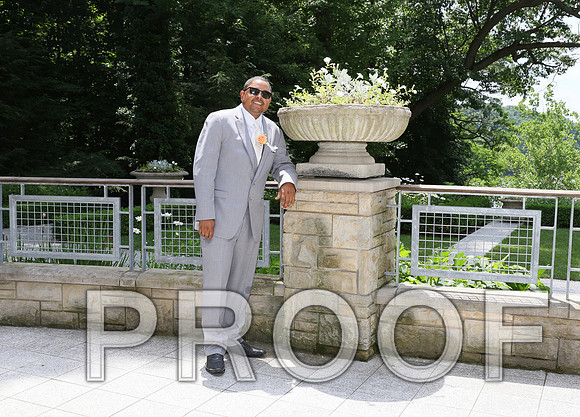 IF6A1589 / Groom preparing for the big day