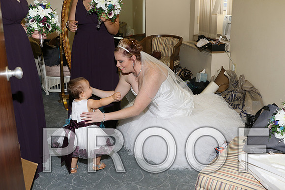 IF6A7826 Wedding - Bride with family and bridesmaids