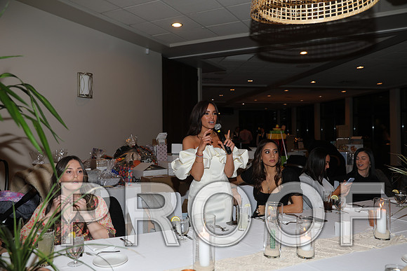 8L2A6726 Beautiful event surrounded by family and friends