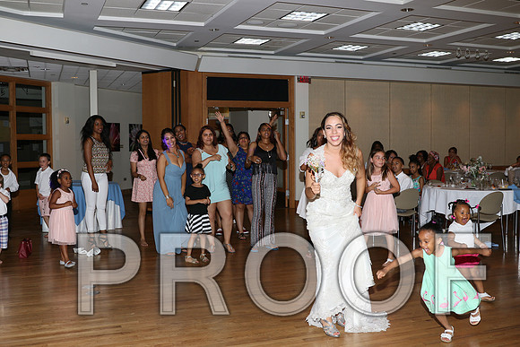 IF6A2914 / The Wedding Reception - Throwing the Flowers