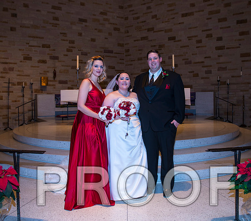 8L2A5921 aaa Wedding Photos - Bride & Groom with family