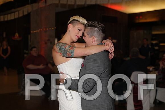 8L2A3720 Wedding Photos - First Dance