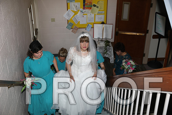 8L2A0714 Wedding  The Bride with family and the bridemaids