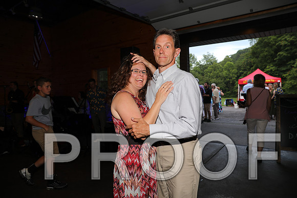 8L2A2831 Wedding - Reception Let the Party Start