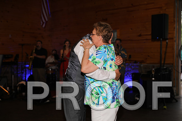 8L2A2786 Wedding - Mother / Son Dance
