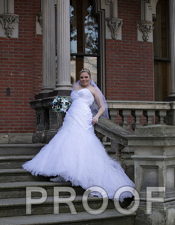 8L2A7766 aaa Wedding - Bride and groom with bridal party