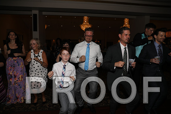 8L2A1608 Wedding Reception Let the Party Start