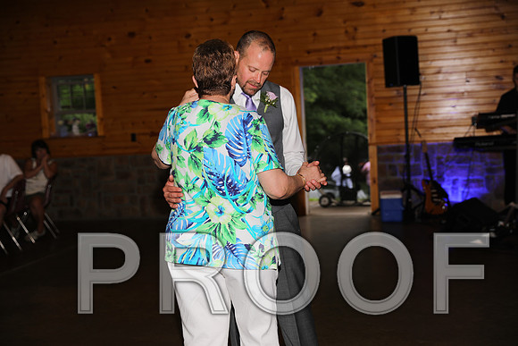 8L2A2772 Wedding - Mother / Son Dance