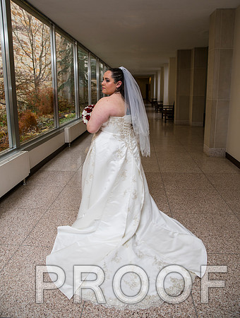 8L2A5598 aaa Wedding Photos - Bride with bridal party and family