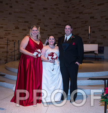8L2A5923 aaa Wedding Photos - Bride & Groom with family