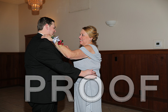 8L2A6500 Wedding Photos - Mother / Son Dance
