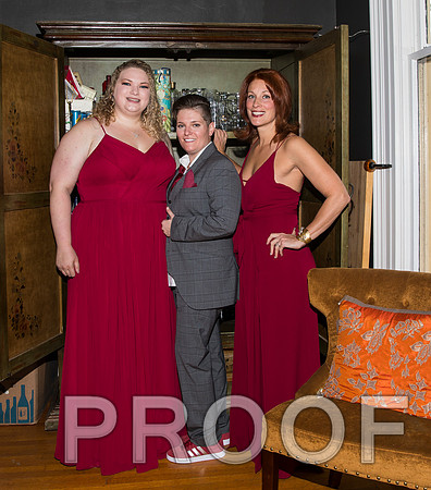 8L2A3177 aaa Wedding Photos - The groom and family getting ready