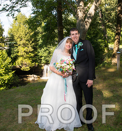 8L2A1162 aaa Wedding - Bride and groom with family and bridal party