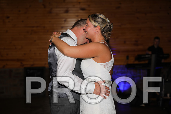 8L2A2718 Wedding - First Dance