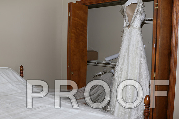 IF6A2761 Wedding photos bride preparing for the big day