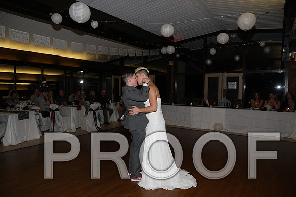 8L2A3749 Wedding Photos - First Dance