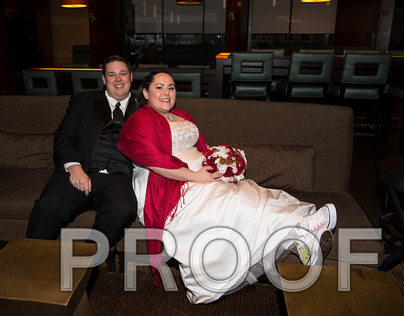 8L2A6071 aaa Wedding Photos - Bride & Groom with the bridal party