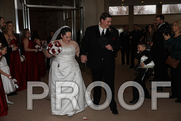 8L2A5876 Wedding Photos - Bride & Groom with family