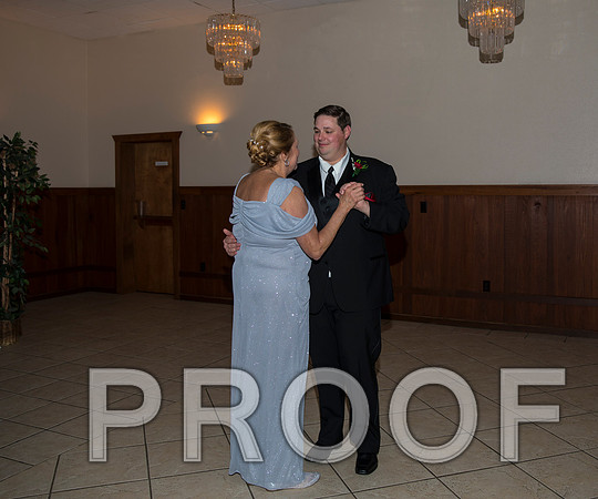 8L2A6521 aaa Wedding Photos - Mother / Son Dance