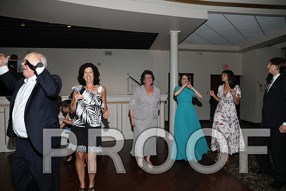 8L2A1562 Wedding Reception Let the Party Start