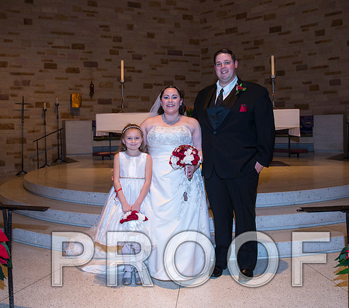 8L2A5932 aaa Wedding Photos - Bride & Groom with family