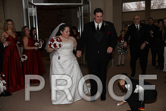 8L2A5875 Wedding Photos - Bride & Groom with family