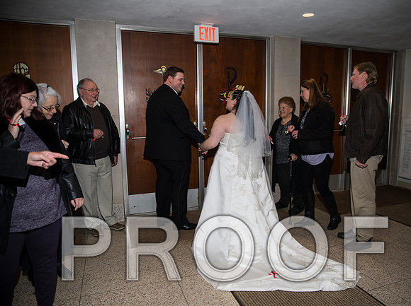 8L2A5883 aaa Wedding Photos - Bride & Groom with family
