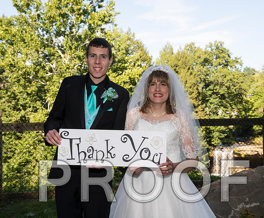 8L2A1215 aaa Wedding - Bride and groom with family and bridal party