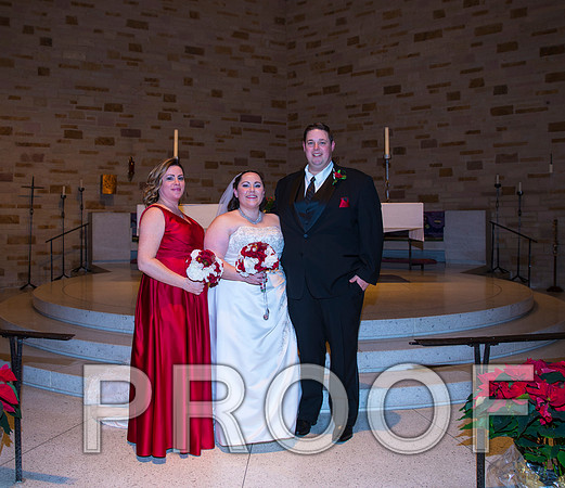 8L2A5927 aaa Wedding Photos - Bride & Groom with family