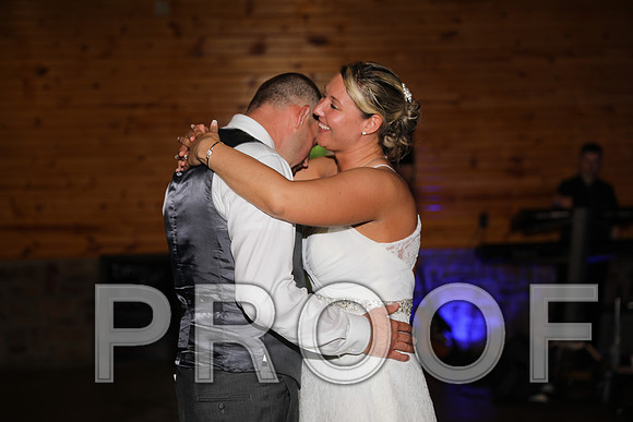 8L2A2717 Wedding - First Dance