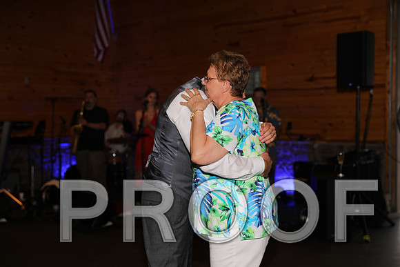 8L2A2785 Wedding - Mother / Son Dance