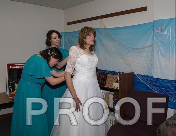 8L2A0541 aaa Wedding - Bride getting ready for the big day