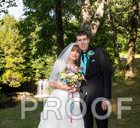 8L2A1159 aaa Wedding - Bride and groom with family and bridal party