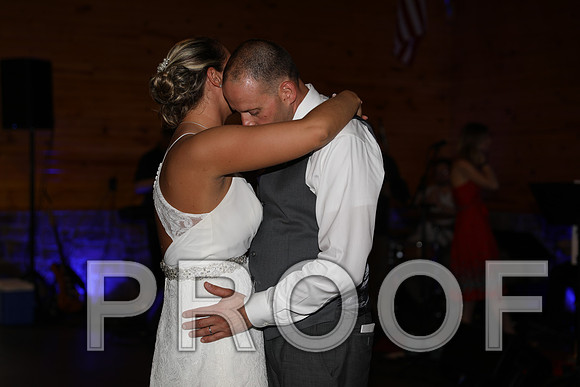 8L2A2705 Wedding - First Dance
