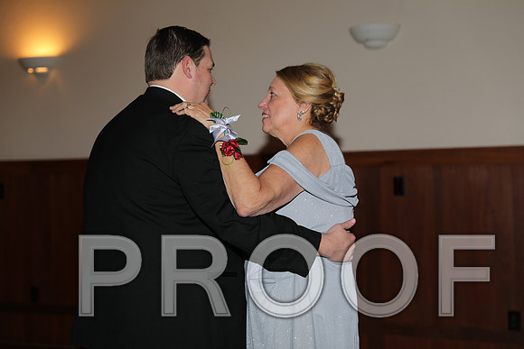 8L2A6506 Wedding Photos - Mother / Son Dance