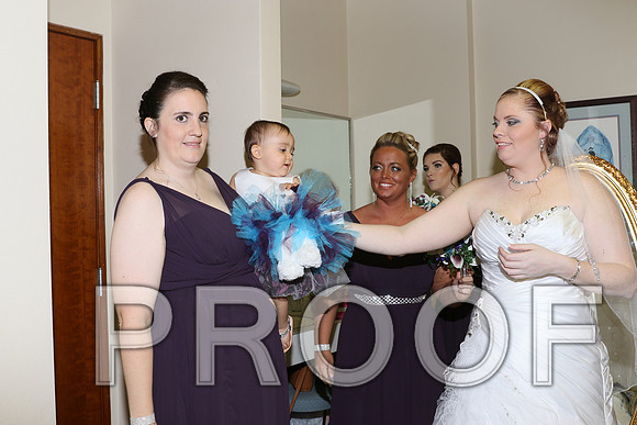 IF6A7814 Wedding - Bride with family and bridesmaids