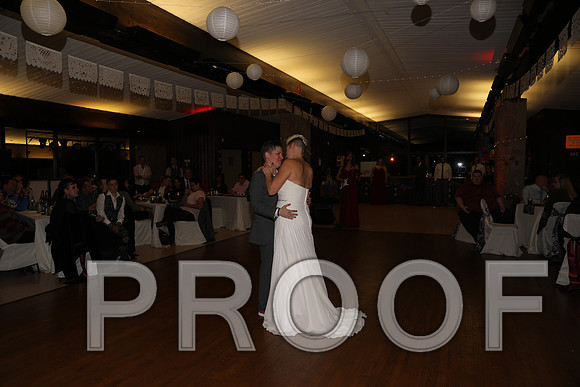 8L2A3771 Wedding Photos - First Dance