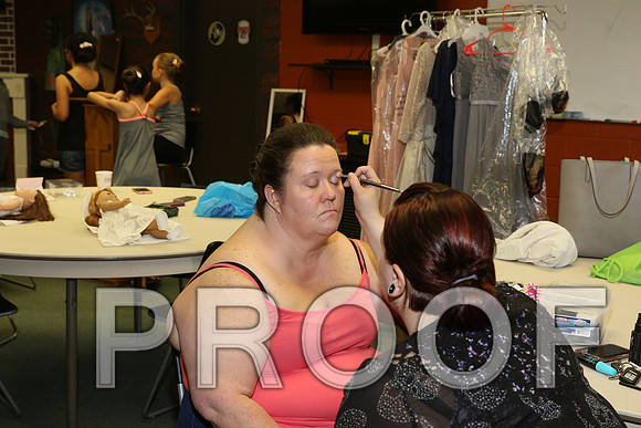 IF6A5112 Wedding - Bride preparing for the big day