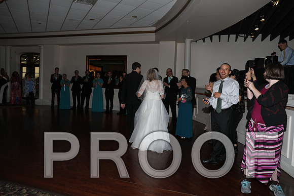 8L2A1242 Wedding First Dance