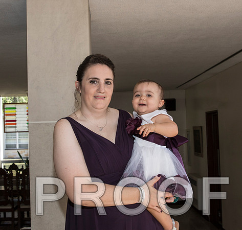 IF6A7664 aaa Wedding - Bride with family and bridesmaids
