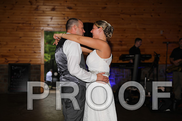 8L2A2725 Wedding - First Dance