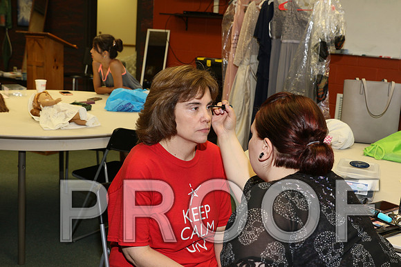 IF6A5106 Wedding - Bride preparing for the big day